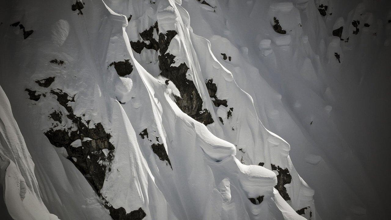 The Land of Giants backdrop