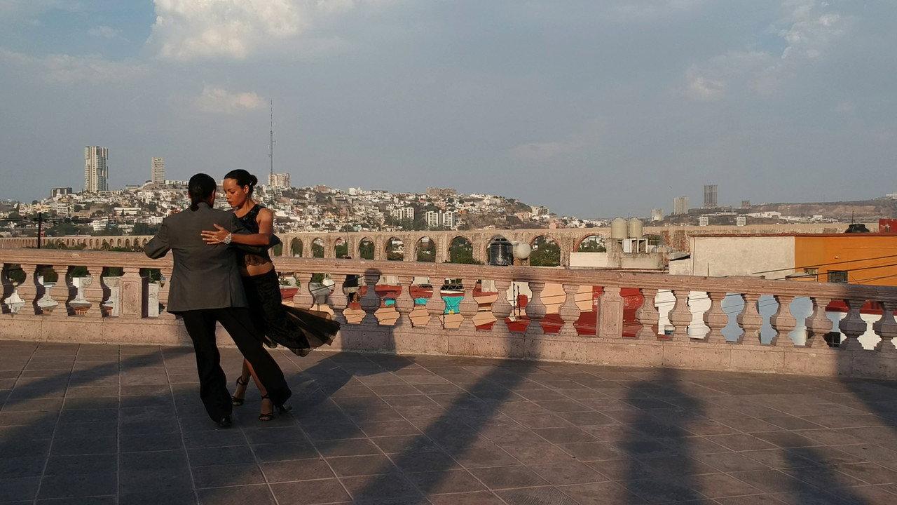 Baile de abrazo backdrop