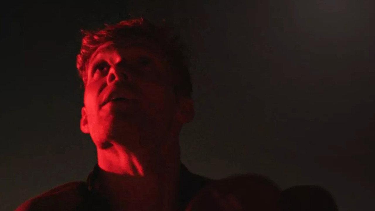 Kevin Mayer : sous haute tension backdrop