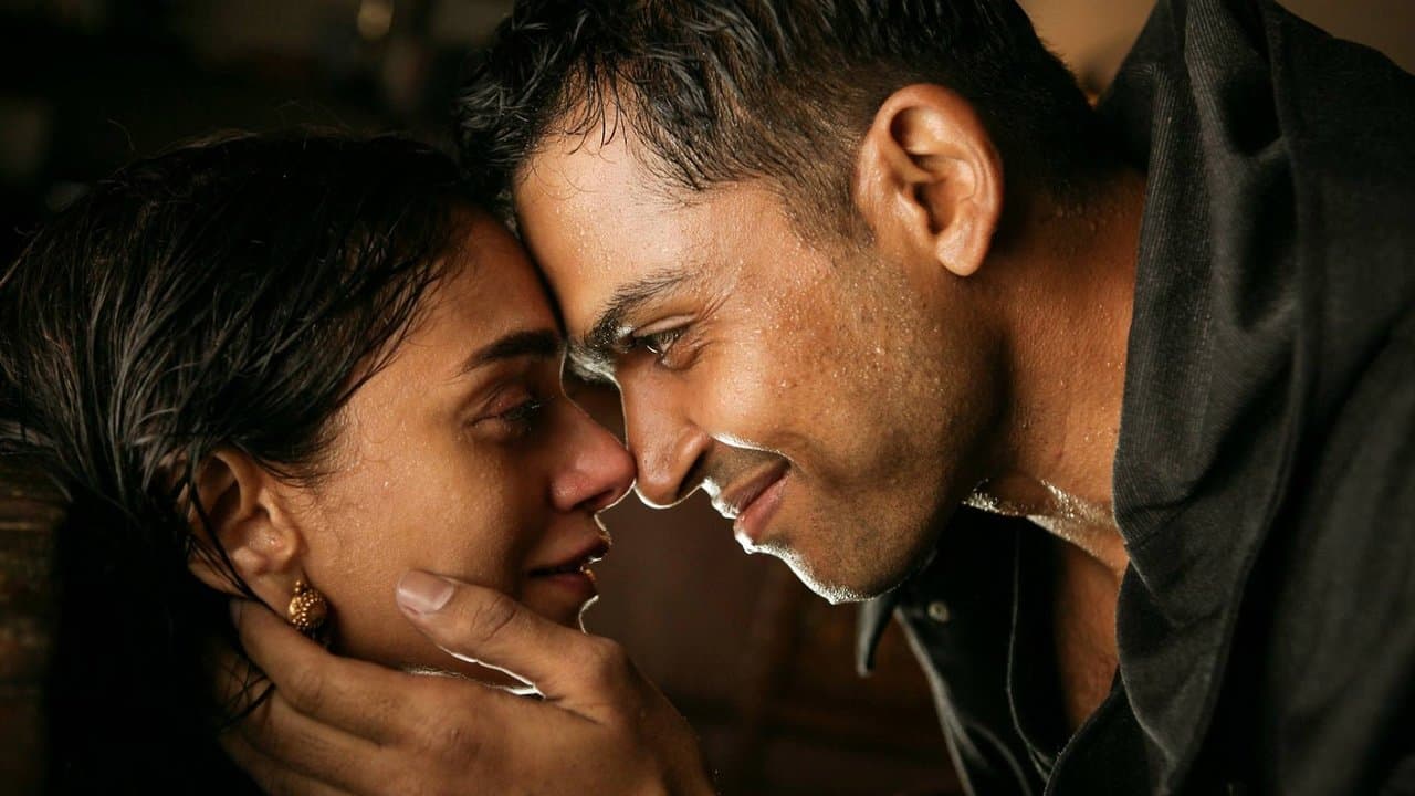 Kaatru Veliyidai backdrop