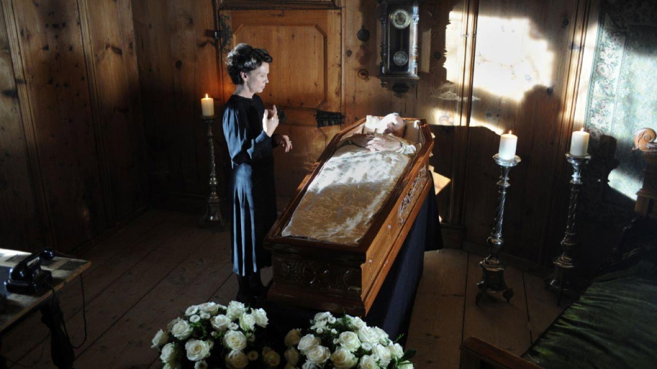 Krupp: A Family Between War and Peace backdrop