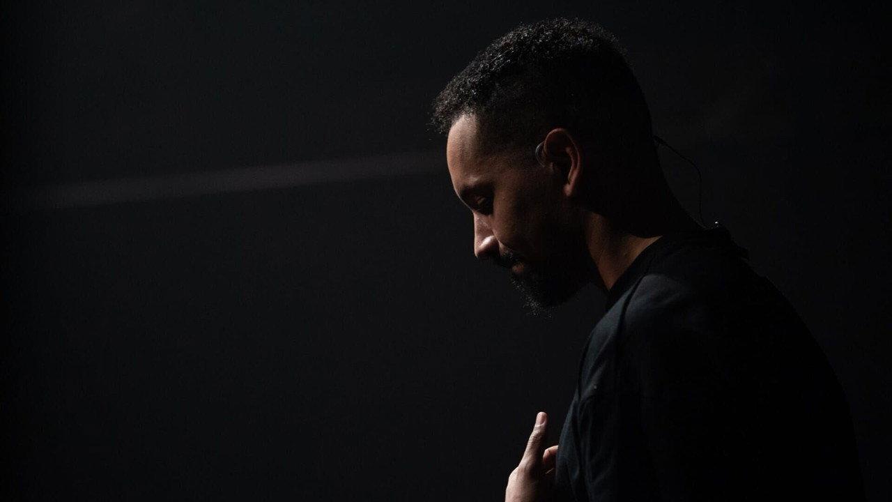 Waly Dia - Une heure à tuer backdrop