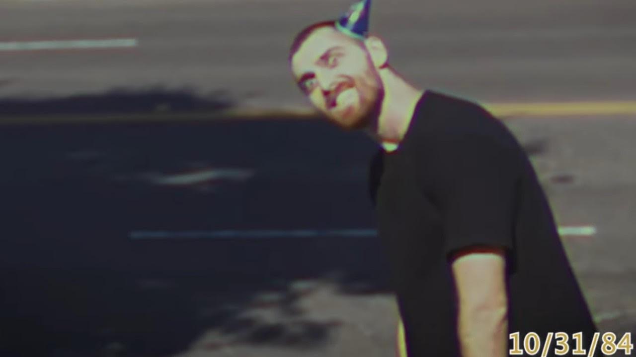Don't Look backdrop