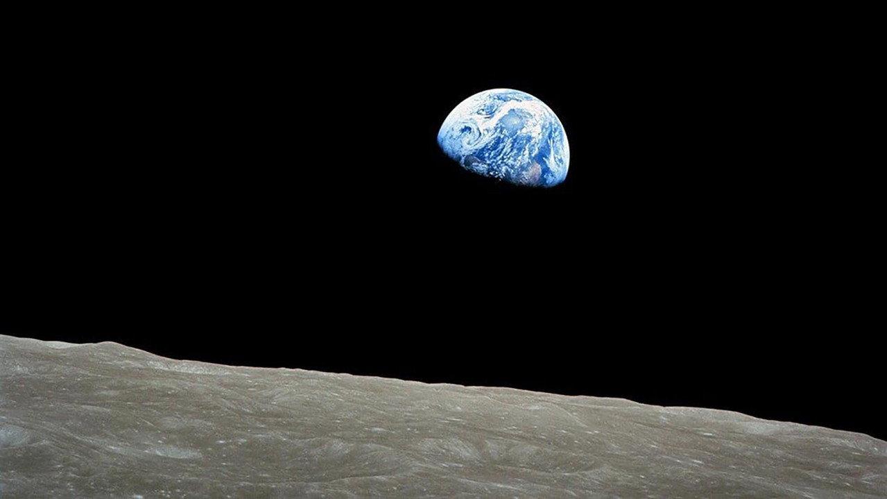 Secrets of the Moon: Sous la Lumière de la Lune backdrop