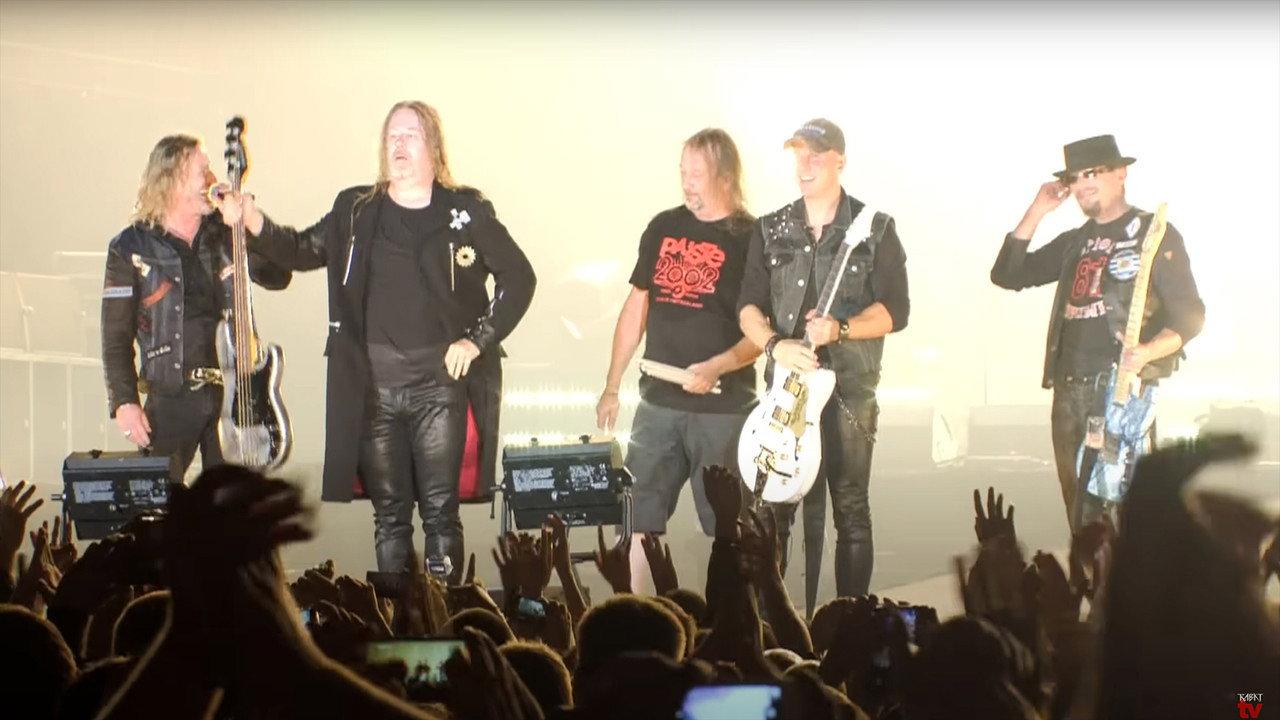 Kabát: 2013 - 2015 backdrop