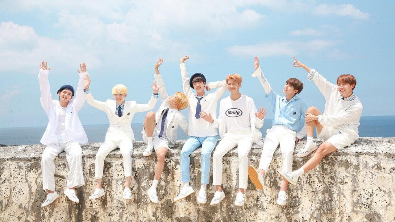 BTS 2018 Season's Greetings backdrop