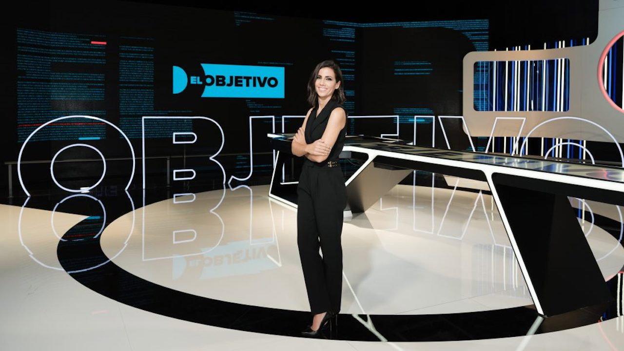 El Objetivo backdrop