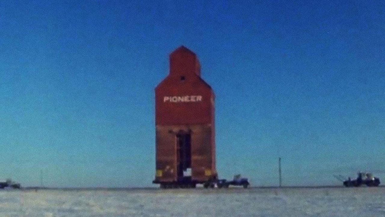Canada Vignettes: The Move backdrop
