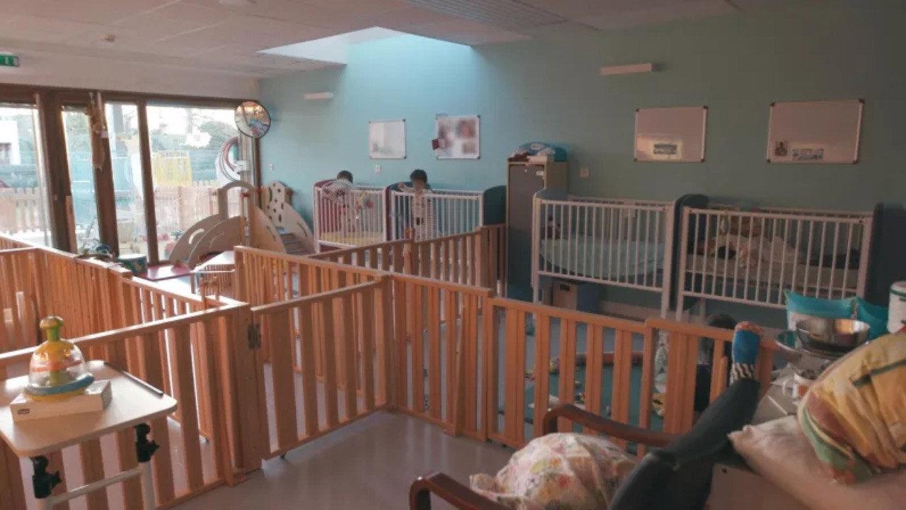 Bébés placés, la vie devant eux backdrop