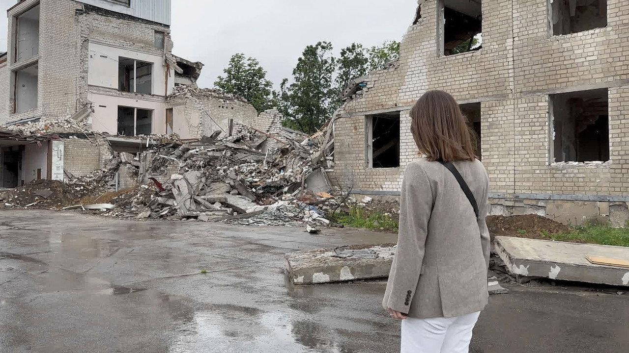 The Architects of Hope: The First Steps in Rebuilding Ukraine backdrop