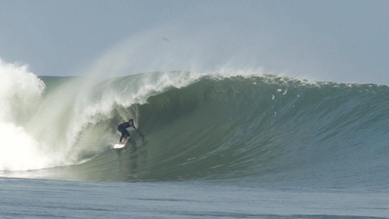 Illescas: The Refuge of the Waves backdrop