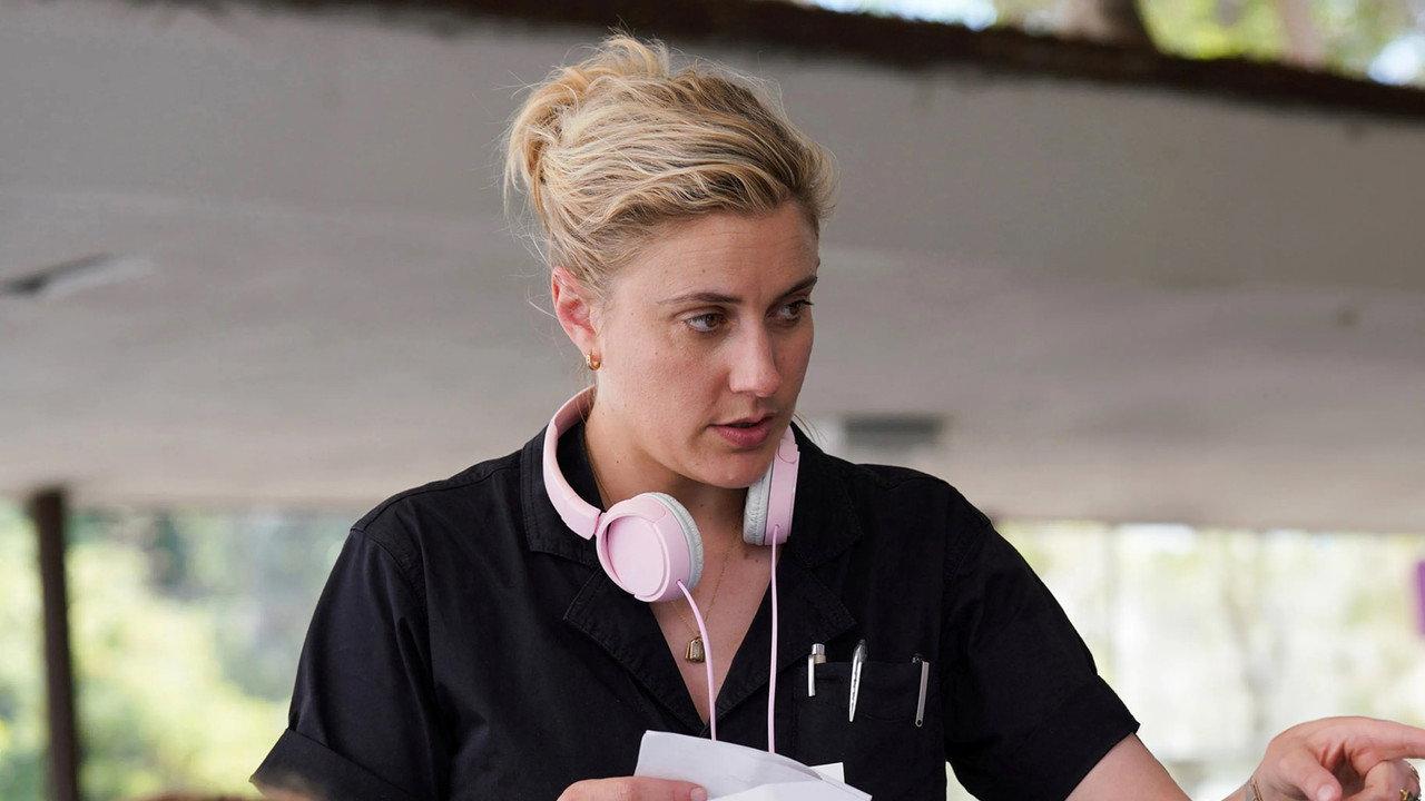 Greta Gerwig: Itinerary of a Rising Star backdrop