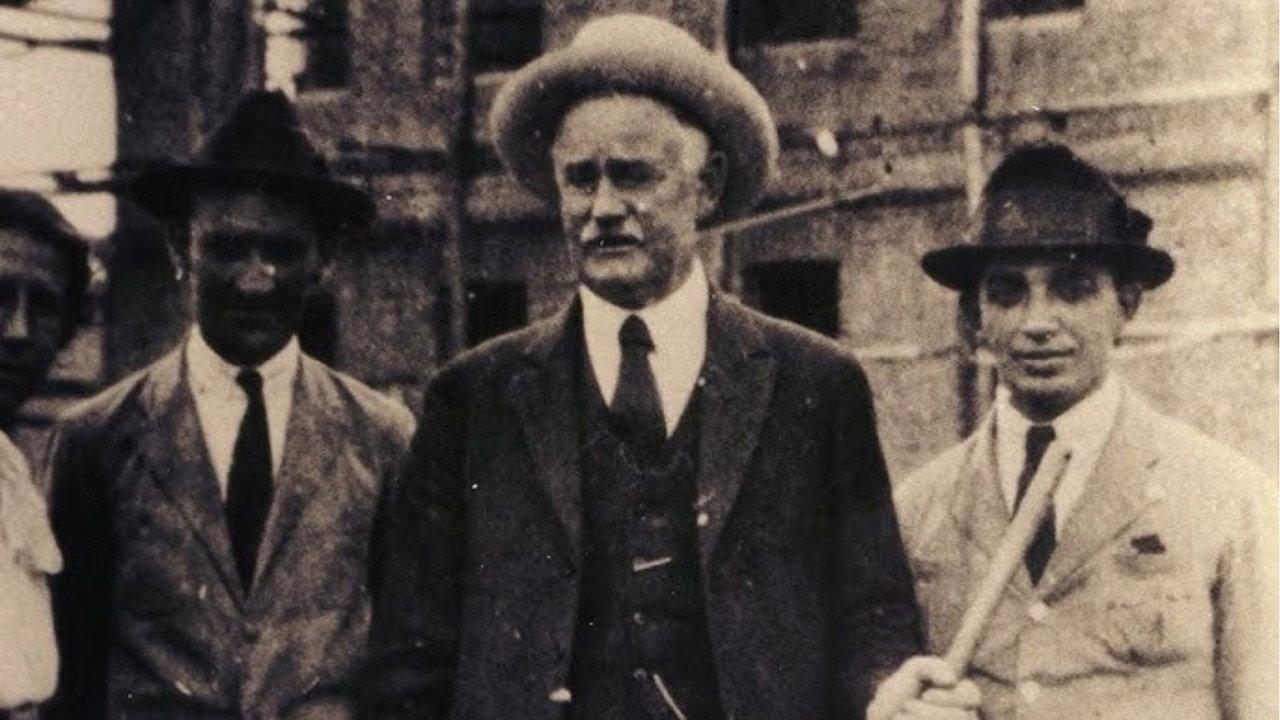 1922, o início da história - Memória Viva backdrop
