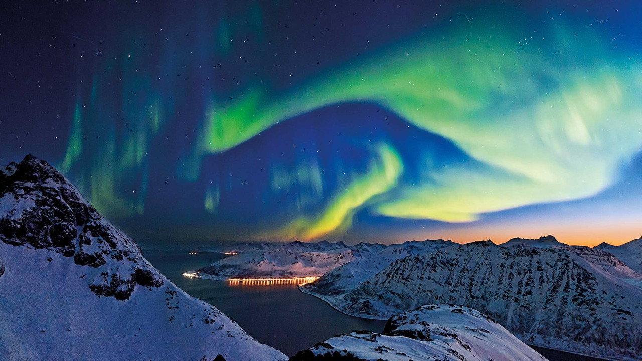 Fjorde, Nordkap und Polarlicht - Norwegens legendäre Hurtigruten backdrop