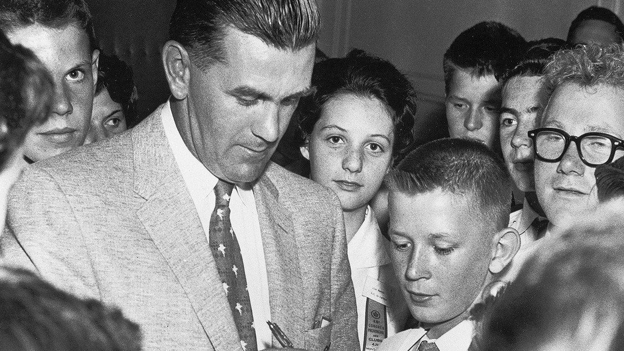 Peut-être Maurice Richard backdrop