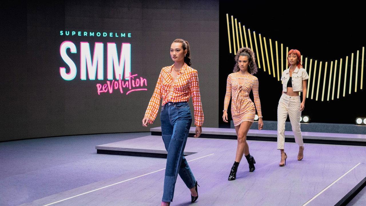 SupermodelMe backdrop