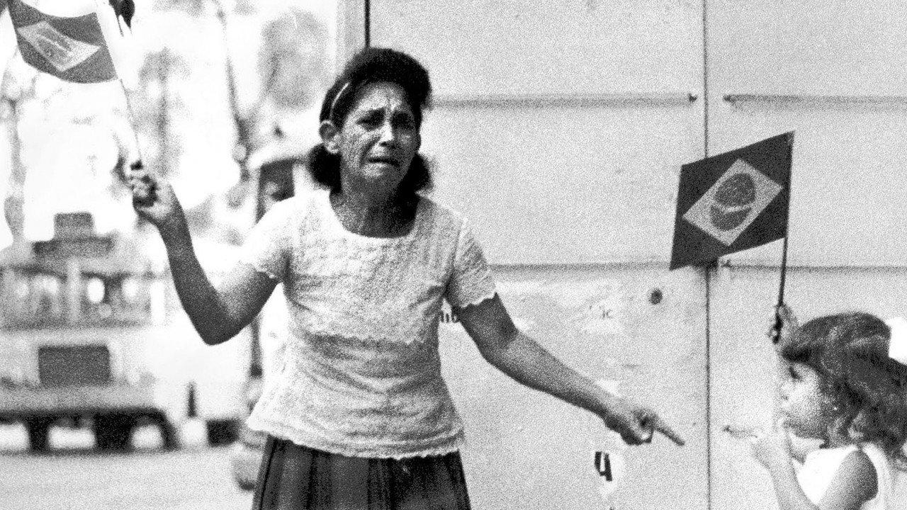 Triste Trópico backdrop
