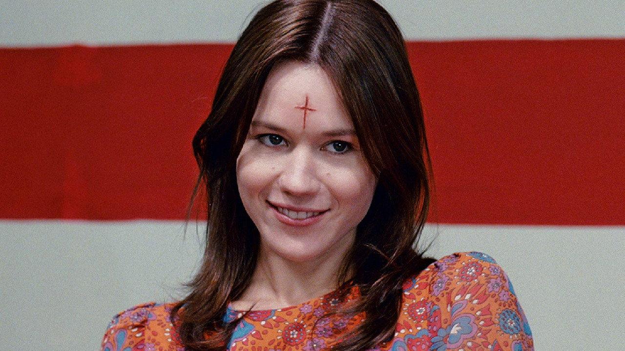 Leslie, My Name Is Evil backdrop