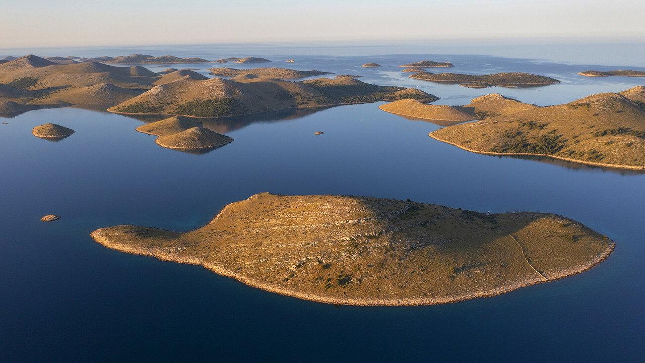 Croatias Coast - Endless and Wild backdrop