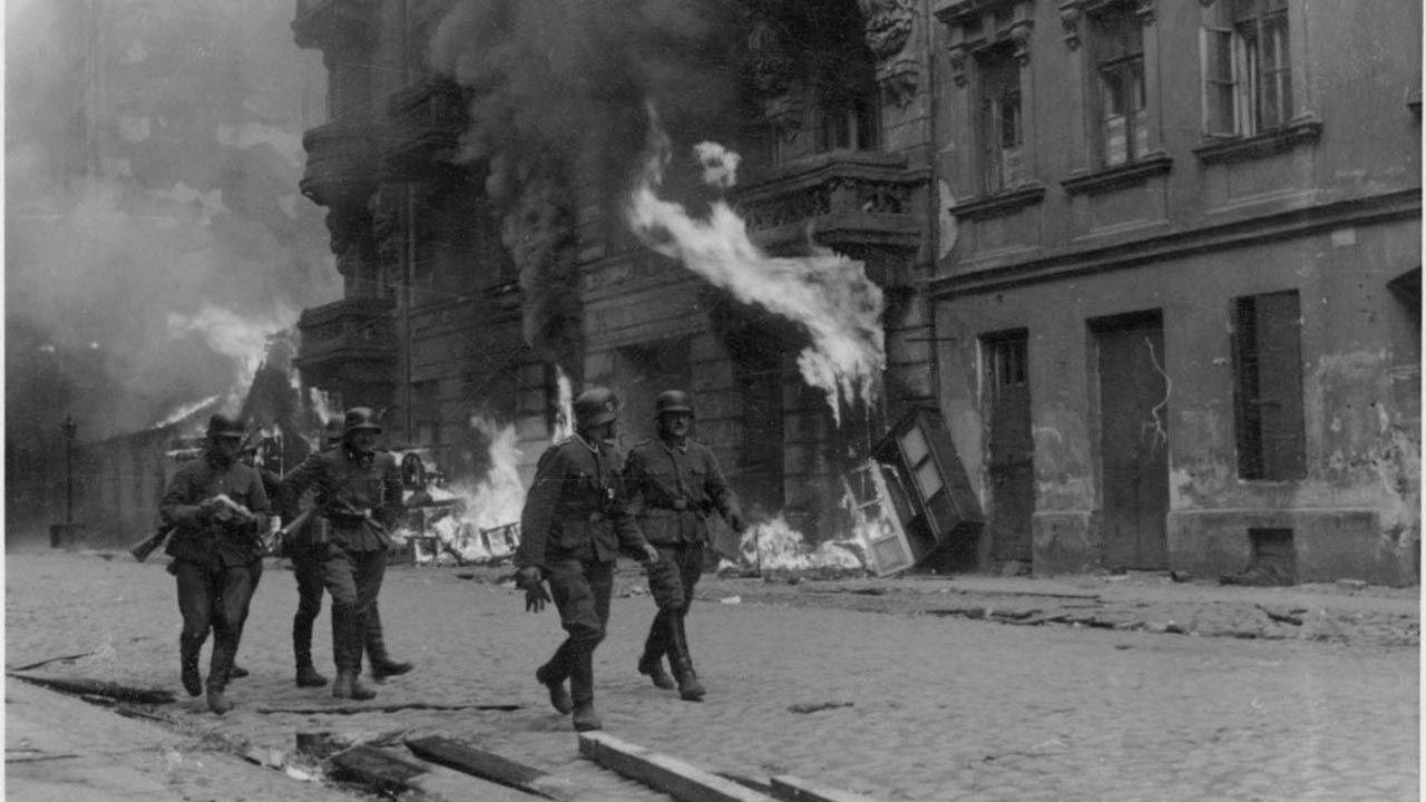 Insurgées ! Les résistantes du ghetto de Varsovie backdrop