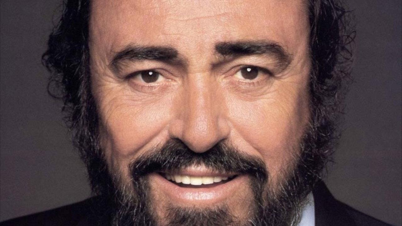 Pavarotti in Central Park backdrop