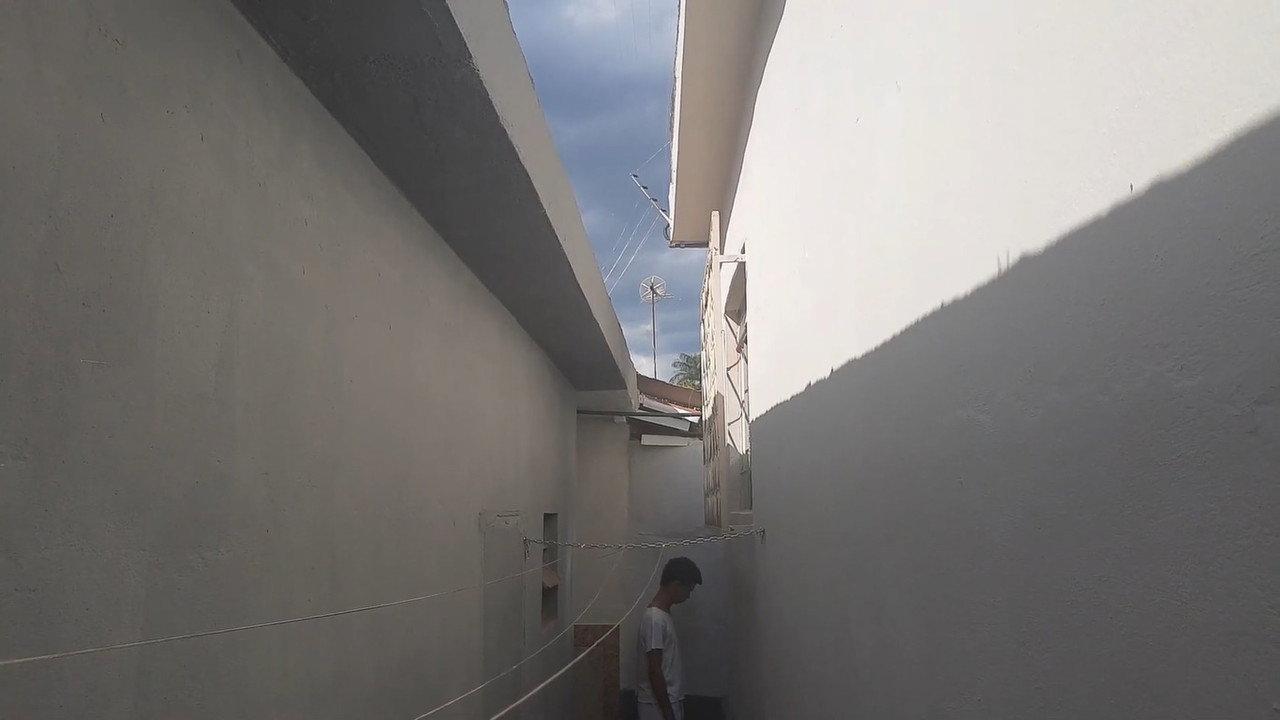 Noúres backdrop