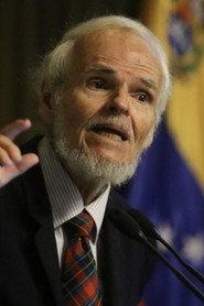 Luis Britto García profile photo