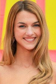 Chloe East profile photo
