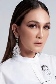 Luna Maya profile photo