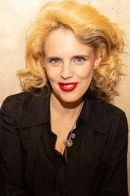 Anna Calvi profile photo