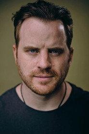 Robert Kazinsky profile photo