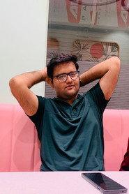 Urvesh Desai profile photo