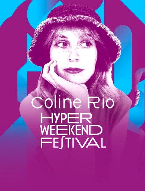Coline Rio à l'Hyper Weekend Festival backdrop