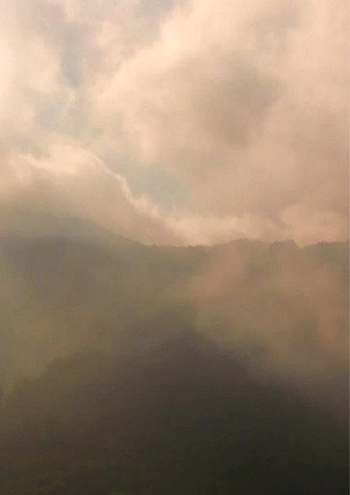 Une petite heure dans les nuages, 2008 backdrop