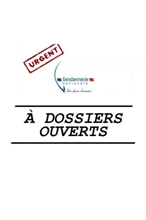 À dossiers ouverts backdrop