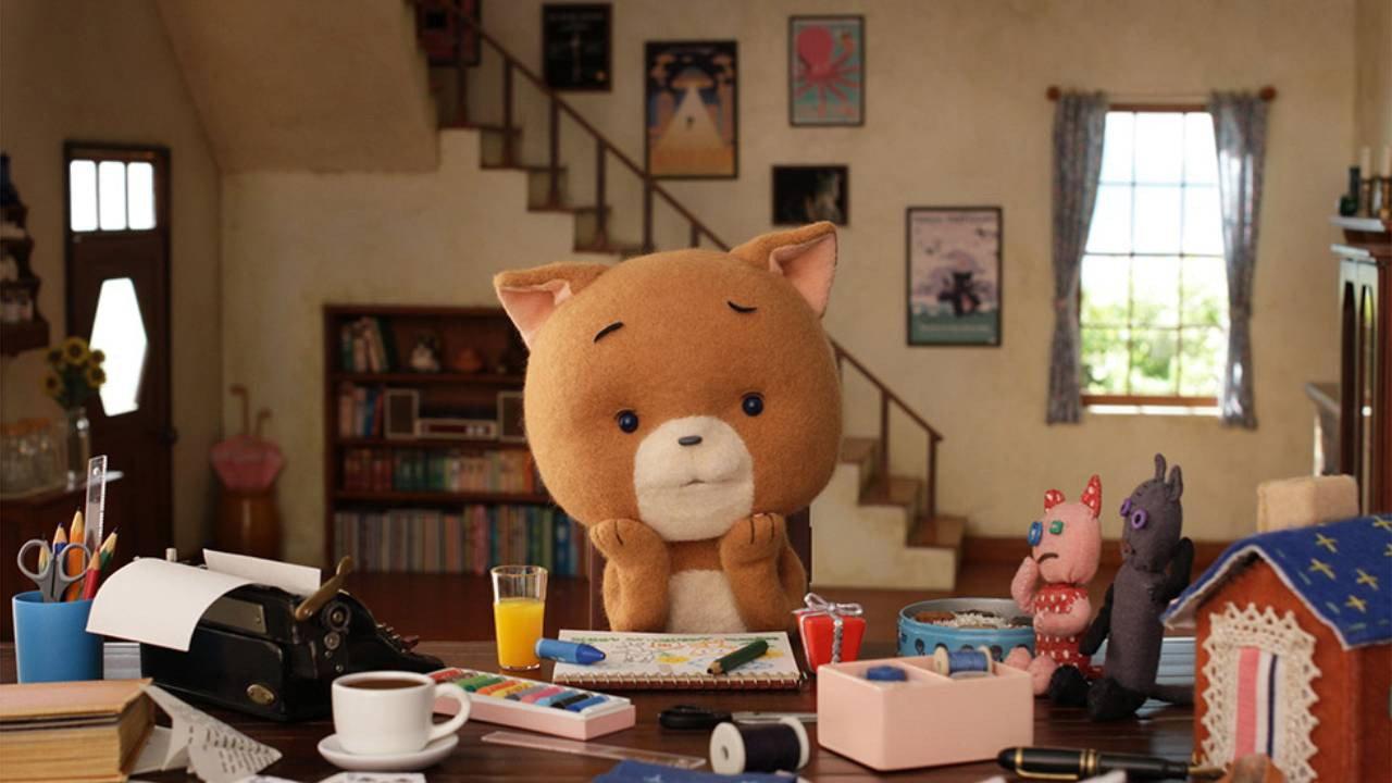 Komaneko, Home Alone backdrop