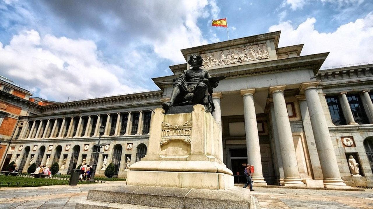 The Greatest Museums of the World backdrop