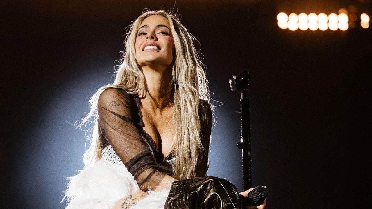 TINI en vivo: FUTTTURA backdrop