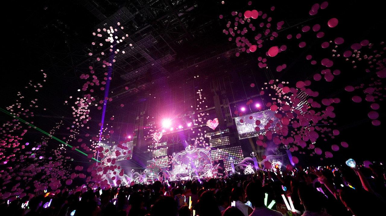 =LOVE 7th ANNIVERSARY PREMIUM CONCERT THE MOVIE backdrop