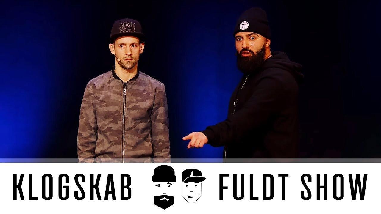 Adam & Noah: Klogskab backdrop