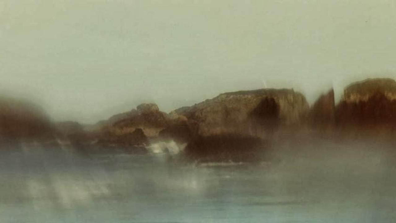 Duration-Landscape: Rocks backdrop
