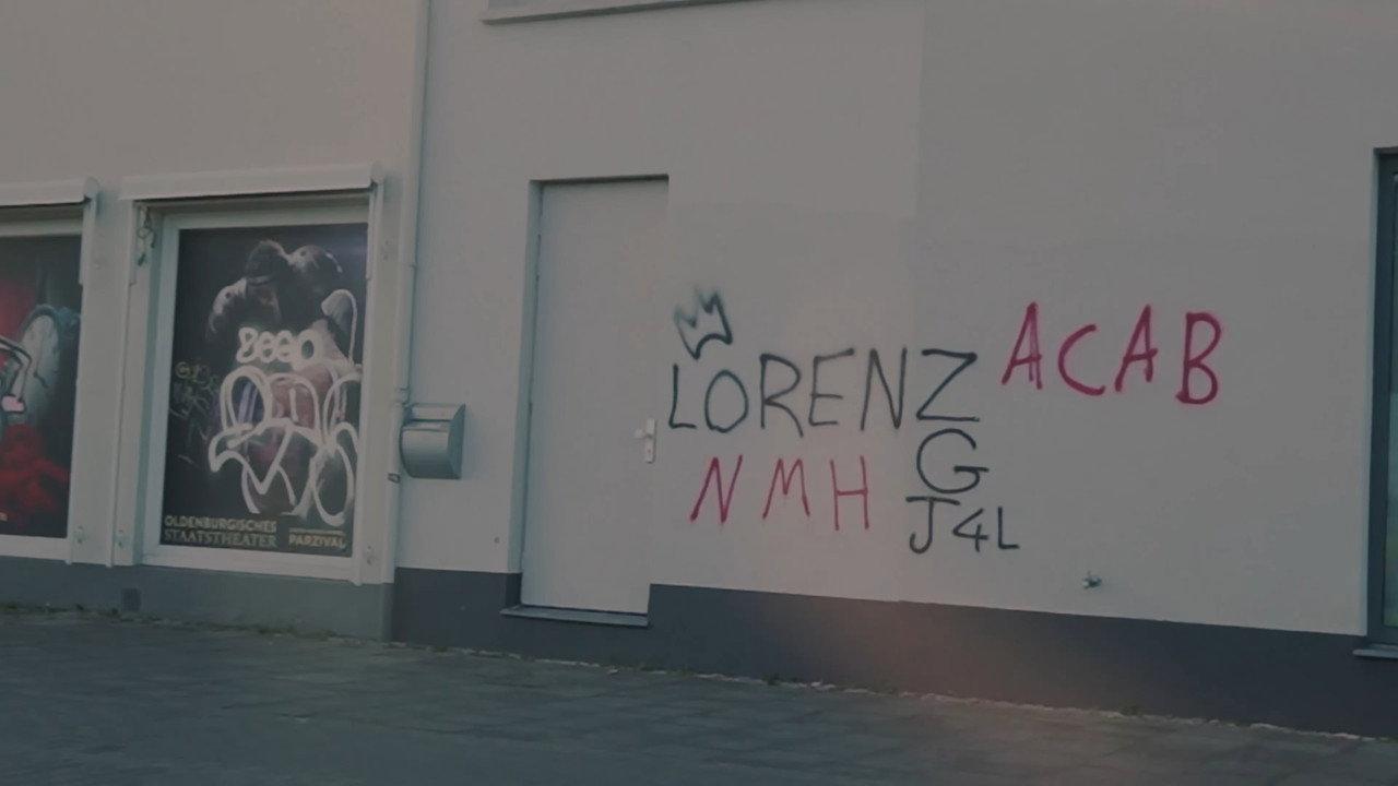 KEIN FREUND - KEIN HELFER: Lorenz & die Einzelfälle backdrop