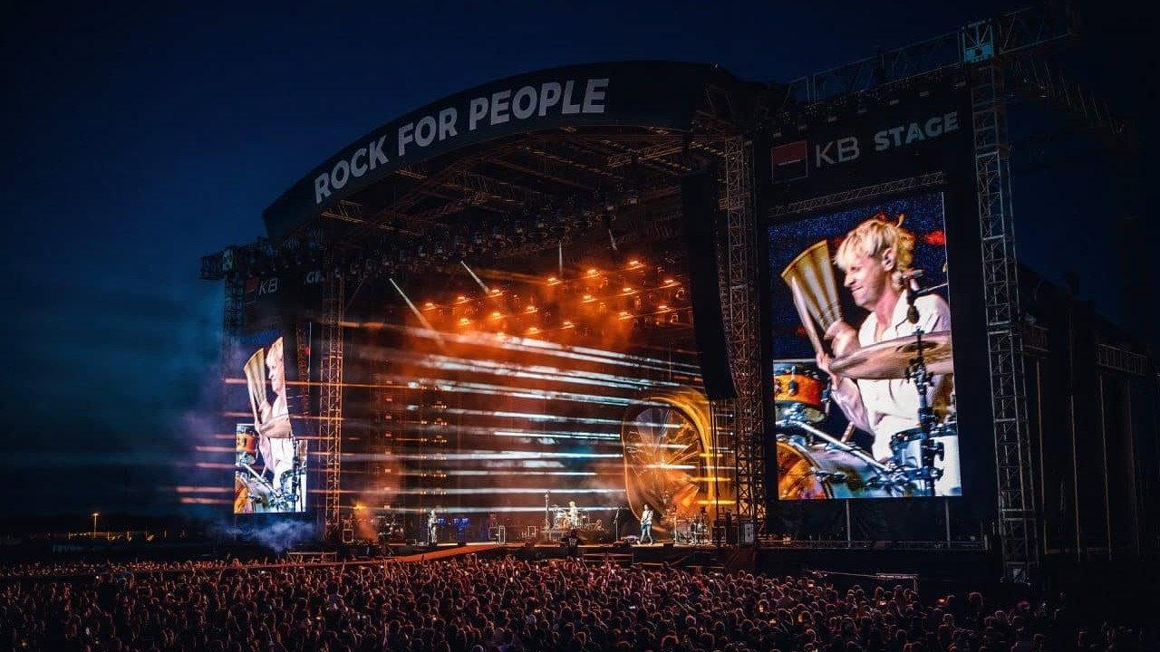 Rock for People zblízka backdrop