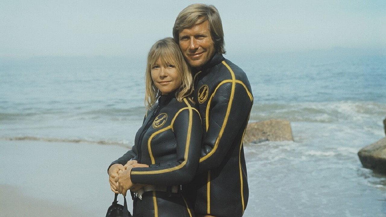 Deadly Jaws backdrop