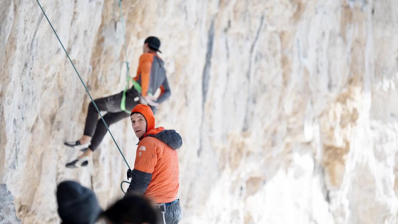 RACE TO 9A backdrop