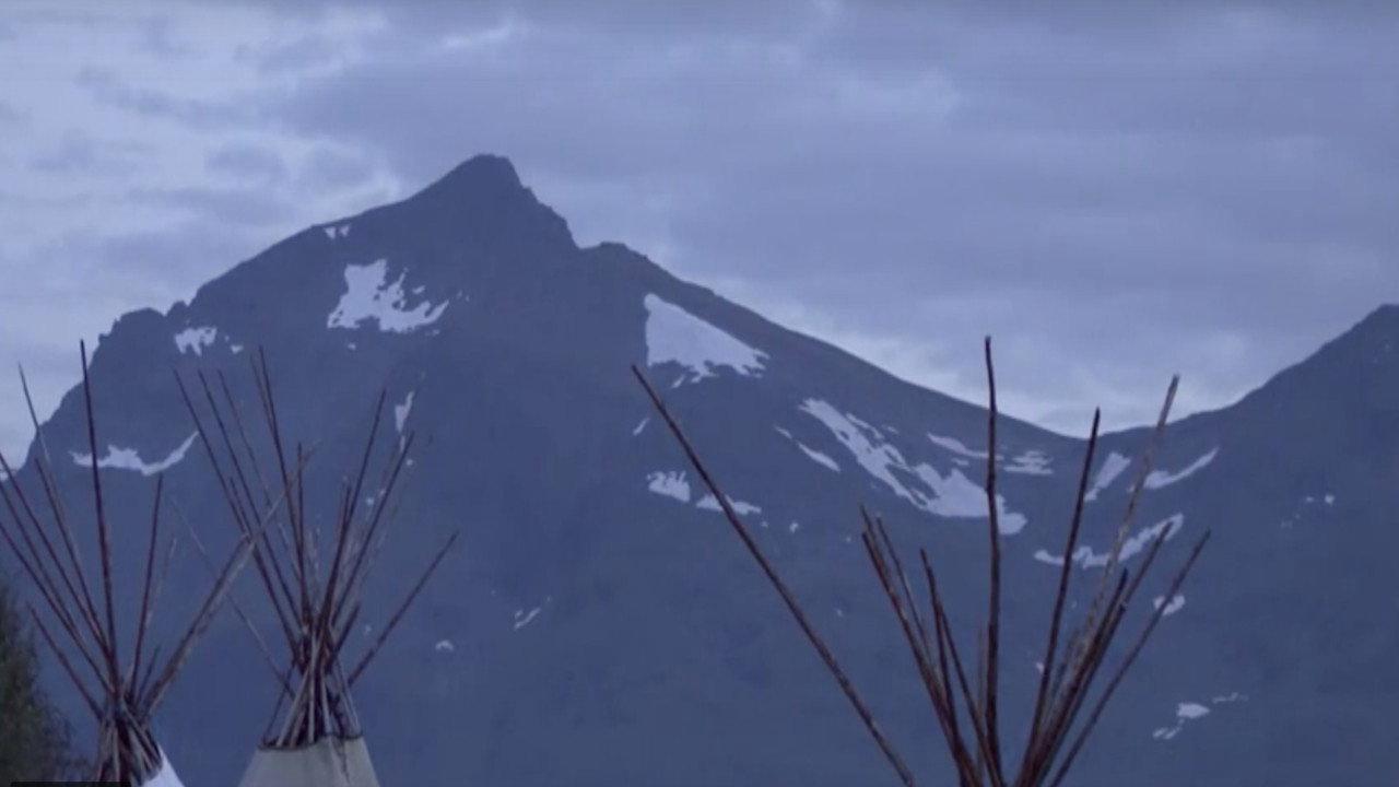Isogaisa - the movie backdrop