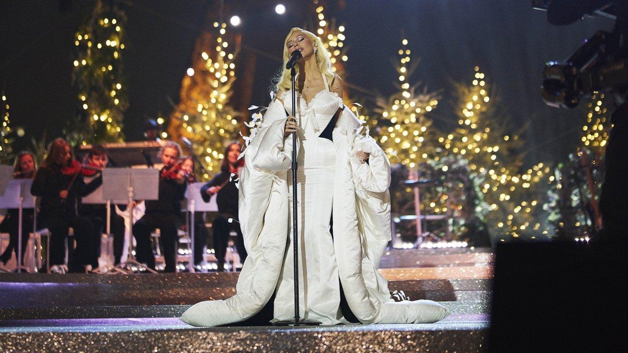 Christina Aguilera: Christmas in Paris backdrop