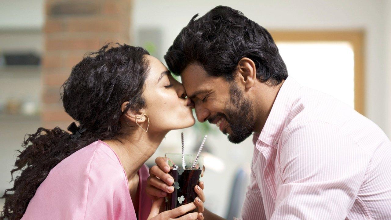 Love, Sitara backdrop