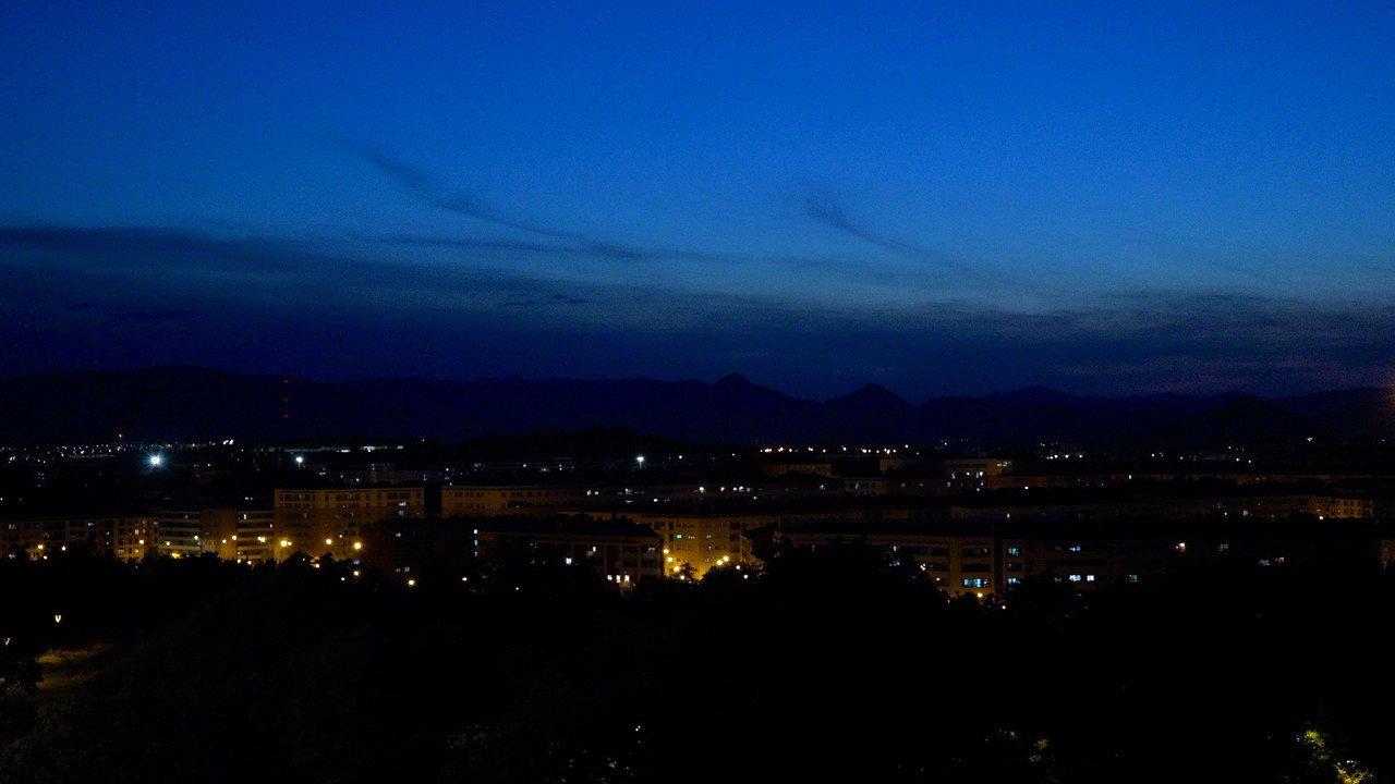 Tasanud backdrop