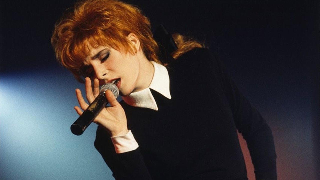 Mylène Farmer : En concert backdrop